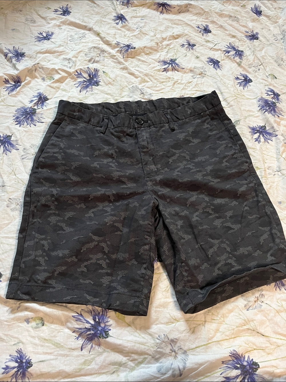 Michael Kors Men’s Dark Gray Camouflage Flat Front Shorts